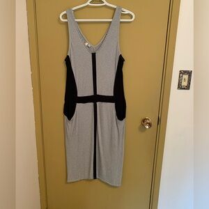 ORB size medium dress with pockets, stretch fabric.